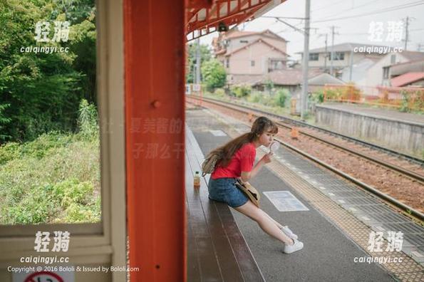 BoLoli菠萝社-夏美酱 BoLoli菠萝社 - 夏美酱的私拍:作品光辉,但我一直在想,镜子那么干净是怎么做到的?