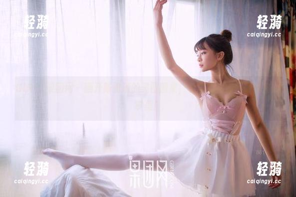 GIRLT果团网-陈雅漫 GIRLT果团网 - 翻开陈雅漫的美图图集,看白衬衫如何颠覆你的审美!