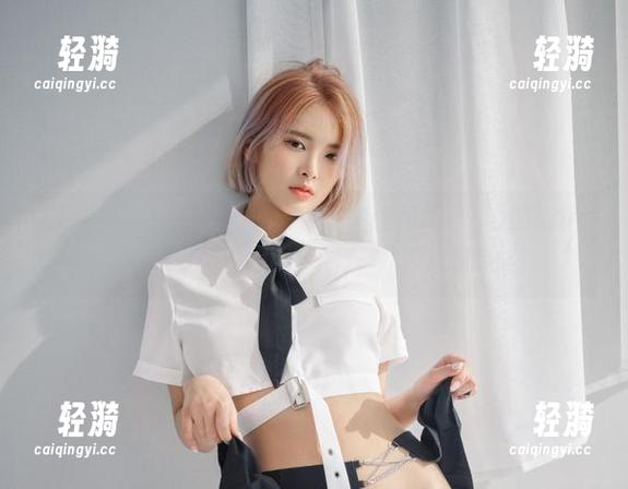 定制你的视觉风暴——跟随Hyoyeon(김효연)的KoreanRealgraphic进行一次图片探险！