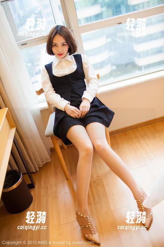 IMiss爱蜜社 - 杨紫嫣Cynthia御姐写真精选：我觉得我可能爱上她的衣服了？