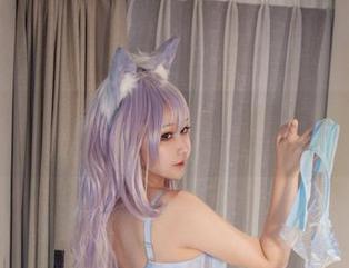 KANEKO_咔喵的长腿照片，越看越想偷偷保存起来，嘘！