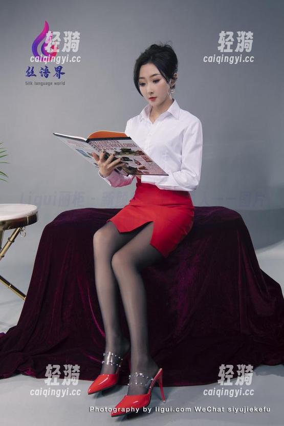 Ligui丽柜 - 新颜私房黑丝丽人——图片里的缠绵悱恻让人想入非非。