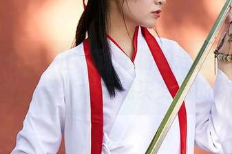 MiiTao蜜桃社 – 许思铭的连衣裙与高清写真：当梦境与现实交错的瞬间