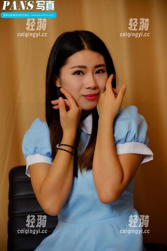 PANS写真-咪咪 PANS写真 - 咪咪的新模试镜,原图中的福利时刻,真想把她的‘调皮’也拍下来!