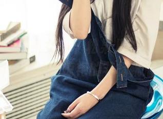 TouTiao头条女神 – 松果儿的美足私拍，真是个让人惊艳的非标靴展！