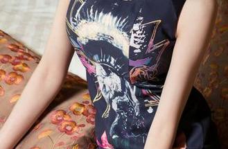 TouTiao头条女神 – 梁芮溪这次的套装图包，更新得身体发肤都在颤抖