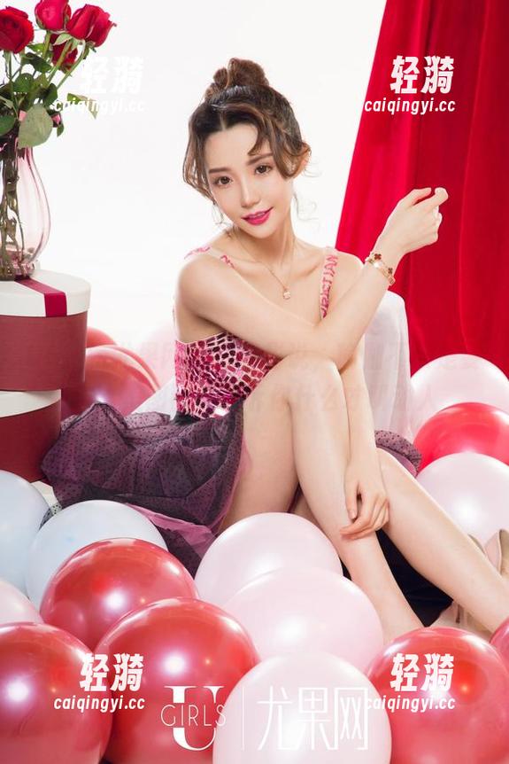 UGirls尤果网-谭晓彤 UGirls尤果网 - 谭晓彤说,瑜伽不只是姿势,美图图集告诉你什么才叫动人