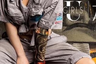 UGirls尤果网 – 霓梓心女神最新套图：让你明白，原来女神也可以和你一起吃薯条！