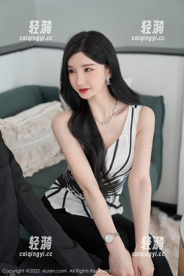 Xiuren秀人网 - 温柔的粉色：跟随周琰琳LIN的写真走进照片里的轻柔世界