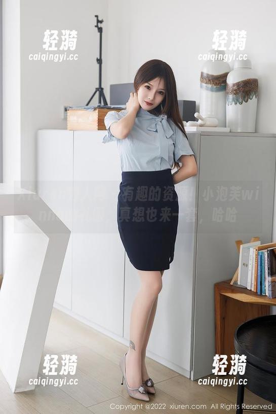 Xiuren秀人网-小泡芙winna Xiuren秀人网 - 有趣的资源!小泡芙winna的礼服,真想也来一套,哈哈