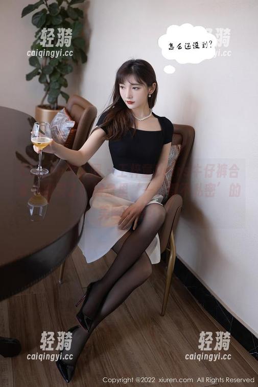 Xiuren秀人网 - 王梓童Doirs牛仔裤合集，别买了！网盘里‘一点都不私密’的美图都有！