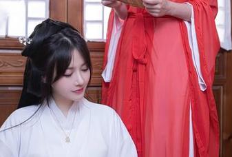 Xiuren秀人网 – 透明的舌尖：看“舌尖上的菊花ace”如何玩转写真分享