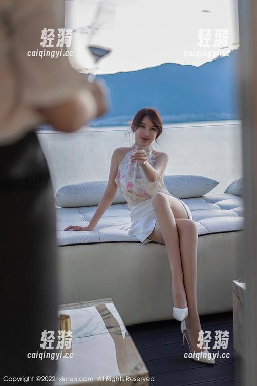 Xiuren秀人网-葛征Model Xiuren秀人网 - 裤里丝的轻盈舞步,葛征Model私房图集里的不经意瞬间