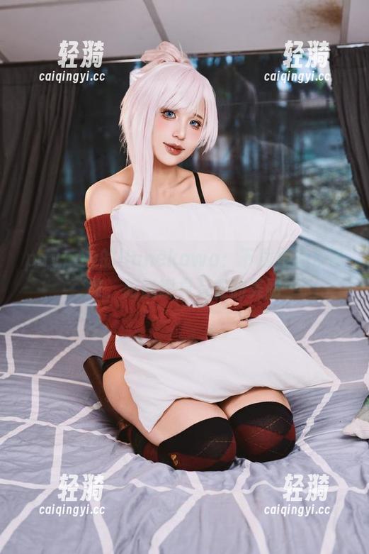 puypuy的Hanekawa：下载她的作品集，跟随瞬息万变的美丽