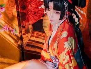 摆脱束缚：yui金鱼定制的白裙图集，给你一丝清凉