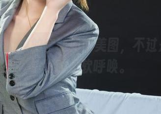丽柜 – 小爽的套装如同美图，不过是壁纸边缘的柔软呼唤。