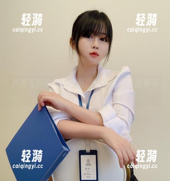 依依超级懒 户外写真的依依超级懒:呼吸的自由真不错