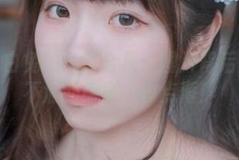 可可小白兔的吊带合集：图片背后那些说不清的感觉…有点懵！