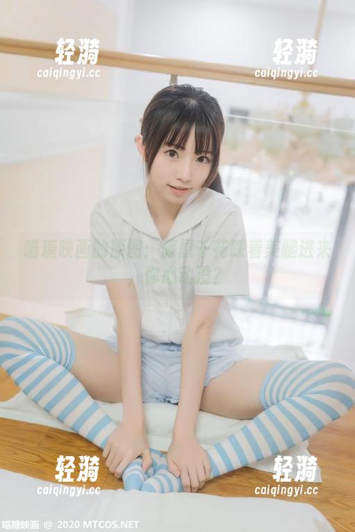 喵糖映画的原图：藤原千花踩着美腿进来，你心动没？