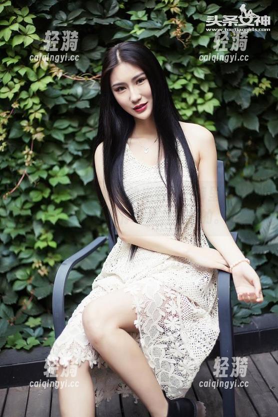 头条女神 - 图册里的崔昭妍：裤里丝，瞬间想让时间停下来，真是的。