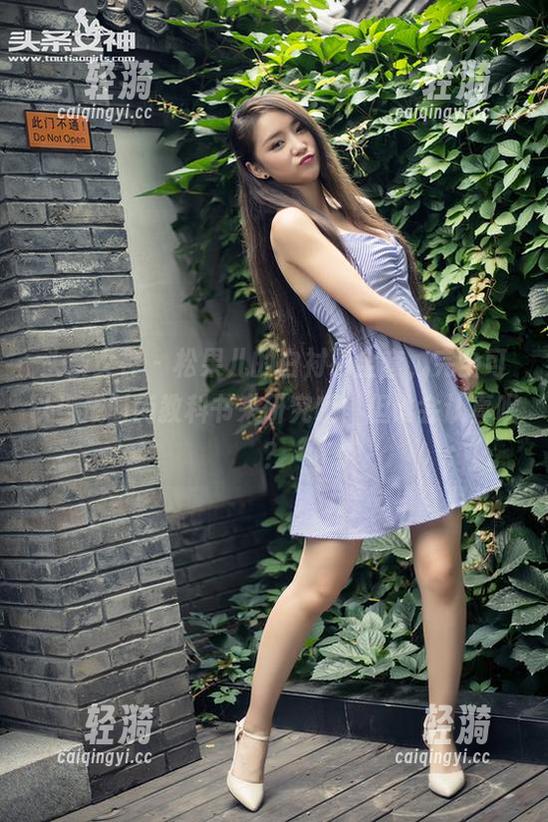 头条女神 - 松果儿的白衬衫全套，完全可以当成时尚教科书来研究哦，但谁会认真呢？