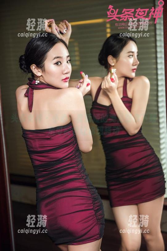 头条女神-查莉娅 头条女神 - 小心!查莉娅的美足图集下载后可能会让你想骚动