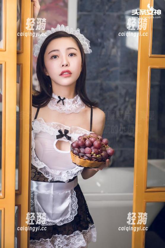 头条女神-陈怡曼 头条女神 - 陈怡曼最新水手服照片,真是又甜又萌,简直像是迷航的小精灵