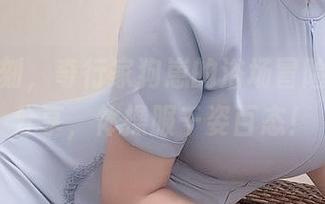 轻松一刻，奇行家狗崽的浴场冒险：原图分享，体操服千姿百态！
