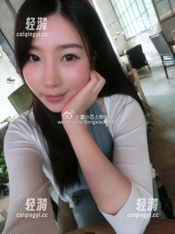 微密圈 - 看小芯酱的黑丝原图，脑子里不自觉冒出“尤物”这两个字，哎呀。