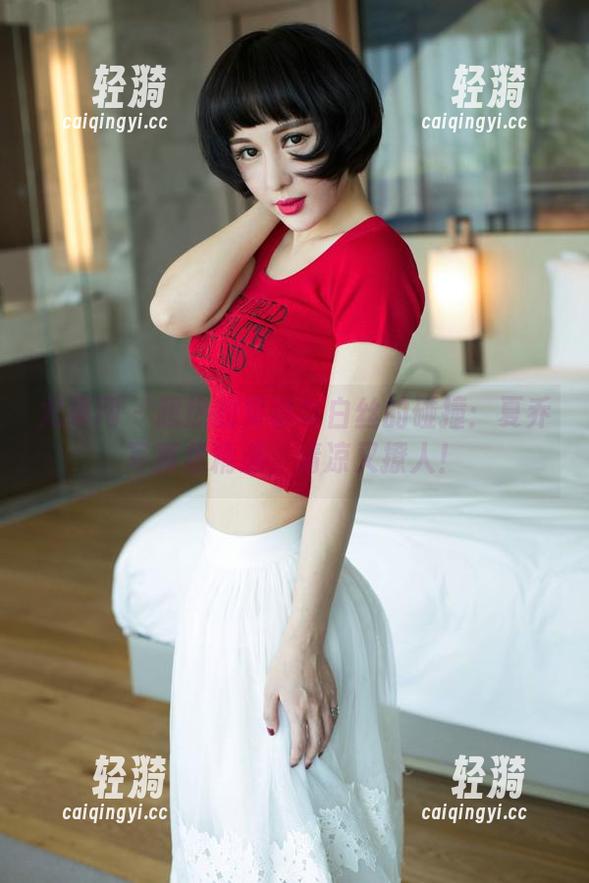 尤果网 - 超热的夏季与白丝的碰撞：夏乔写真集精选，清凉又撩人！