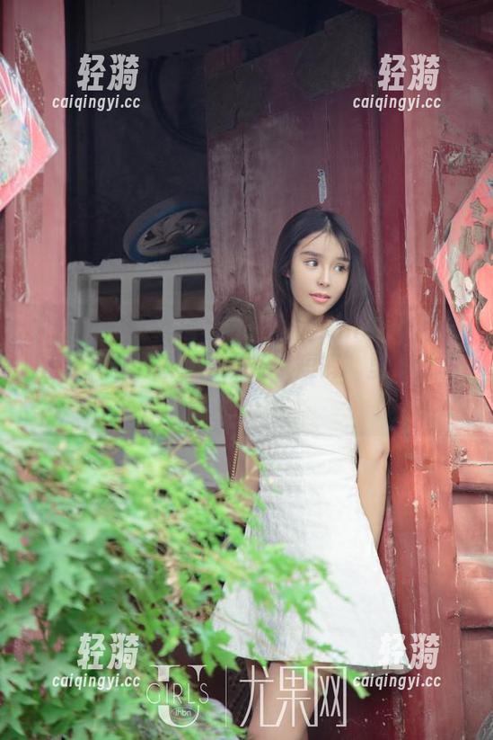 尤果网-张小西Ann 尤果网 - 夏季档案:张小西Ann短裤福利图包,想不想变身那条‘短裤’里的云呢?