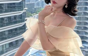 微密圈 – 精选来袭，徐莉芝Booty美脚套图，悄悄告诉你，脚趾尖的迷人之处。