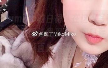 “御子Yumiko的白裙”在这组写真中散发的气息，原图让我忍不住想多看几眼，简直太美了！