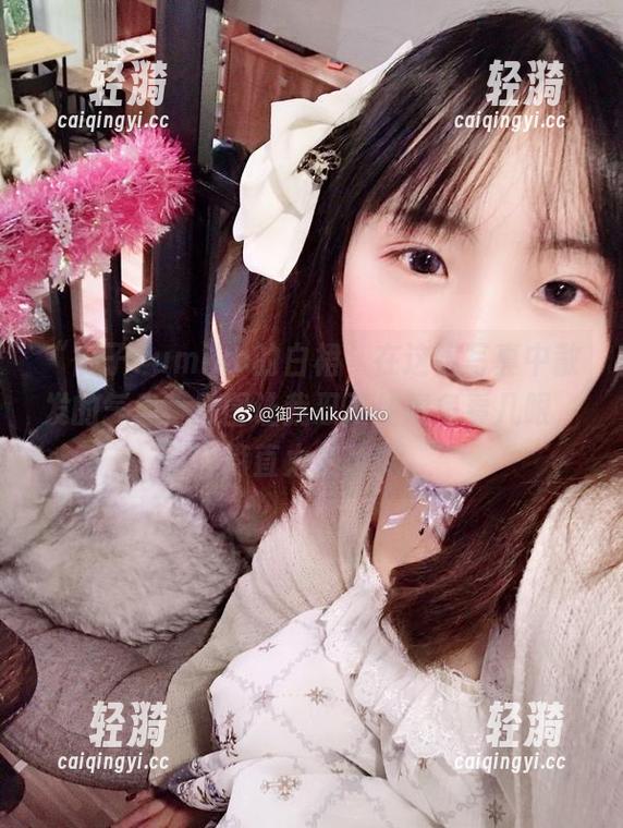 御子Yumiko “御子Yumiko的白裙”在这组写真中散发的气息,原图让我忍不住想多看几眼,简直太美了!