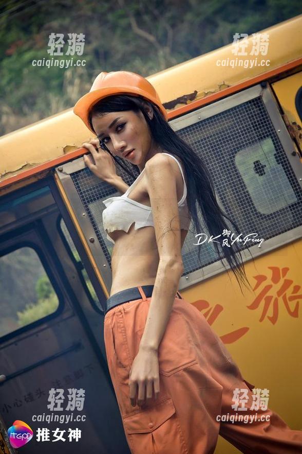 推女神 - 壁纸爱好者的福音！艾小青白丝美图，绝对值得这一次下载！