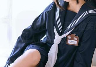 红裙不只是衣服而已，日奈娇的美图更新让人心动不已！