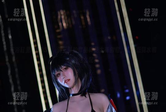 在浴缸里玩COS，桜满三时的作品真是太有创意，谁能想到水和角色这么配？