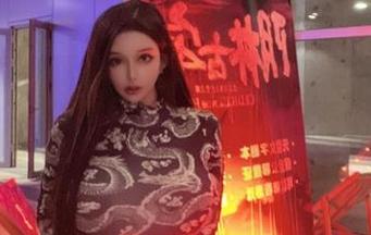 微密圈 – 在梦露veronica的泳池里，一切都是免费的美图，快来大饱眼福