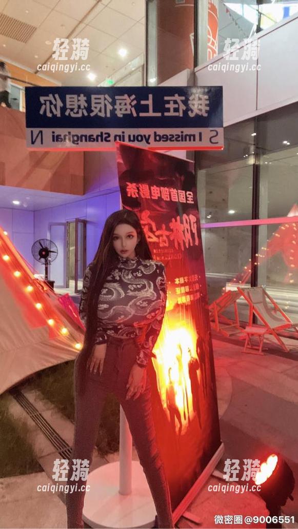 微密圈 - 在梦露veronica的泳池里，一切都是免费的美图，快来大饱眼福