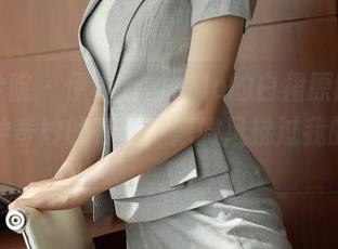 模范学院 – 伊小七MoMo的白裙原图，真的是种奇妙的存在，像微风拂过我的心弦。