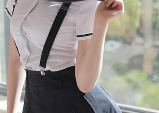模范学院 – 文静儿的白色私拍资源，细节里藏着满满的暗示和氛围