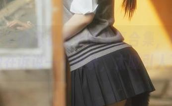 樱井宁宁的麻衣兔女郎写真合集，每一张都像在诉说一个故事，太吸引人了！
