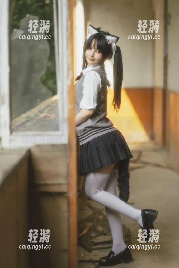 樱井宁宁的麻衣兔女郎写真合集，每一张都像在诉说一个故事，太吸引人了！