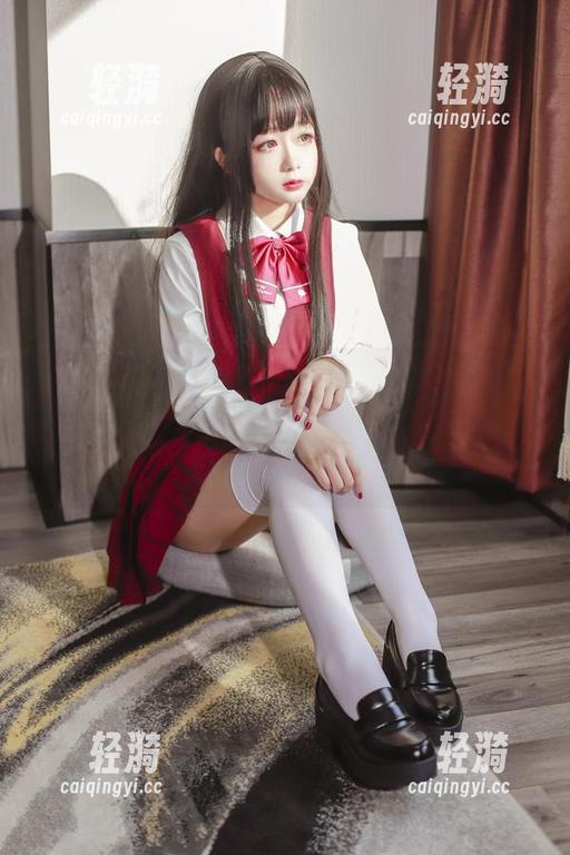 樱井小莜 看樱井小莜的拘束女仆写真,原图中的她仿佛在说:‘不要问我,问我也不告诉你!’
