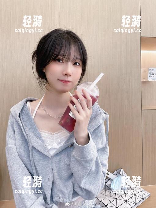 炸酱沐沐 黑太子?没错,炸酱沐沐带你进入一个疯狂的视觉体系,等你来探险!