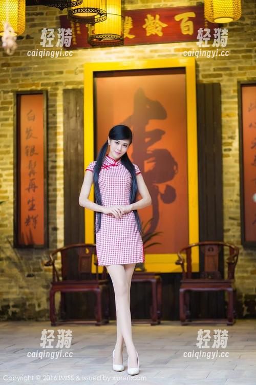 爱蜜社 - 只想看看‘小狐狸Kathryn’的吊带，没想到竟然捕获了一颗小心心～