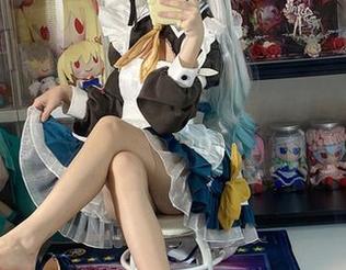 白栎Shirly的明日方舟：我在图库里找到了新约能天使，感觉要沦陷了！