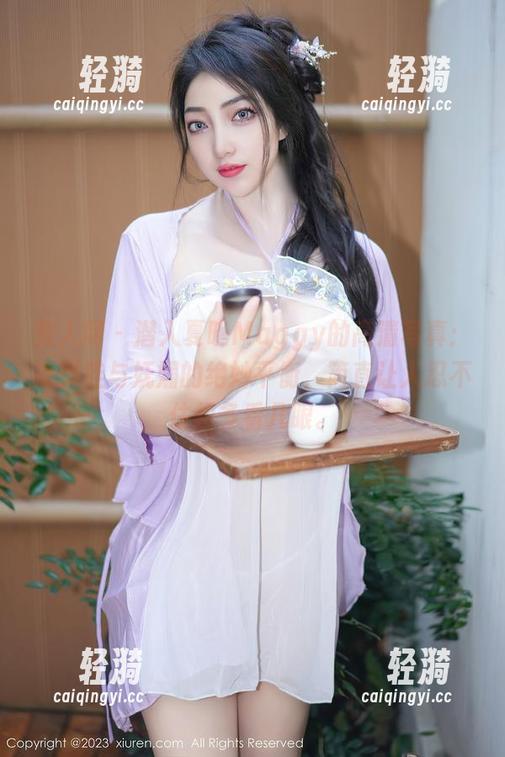 秀人网 - 潜入夏晓Maggy的高清写真：高跟鞋与妩媚的绝妙平衡，简直让人忍不住想多看几眼。