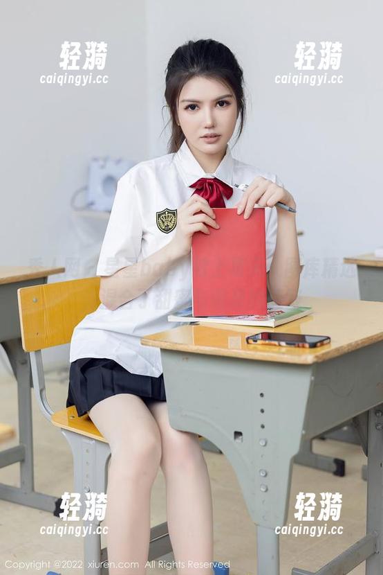 秀人网-星星baby 秀人网 - 星星baby献上夏天:图库精选,混合了甜蜜与调皮的美好