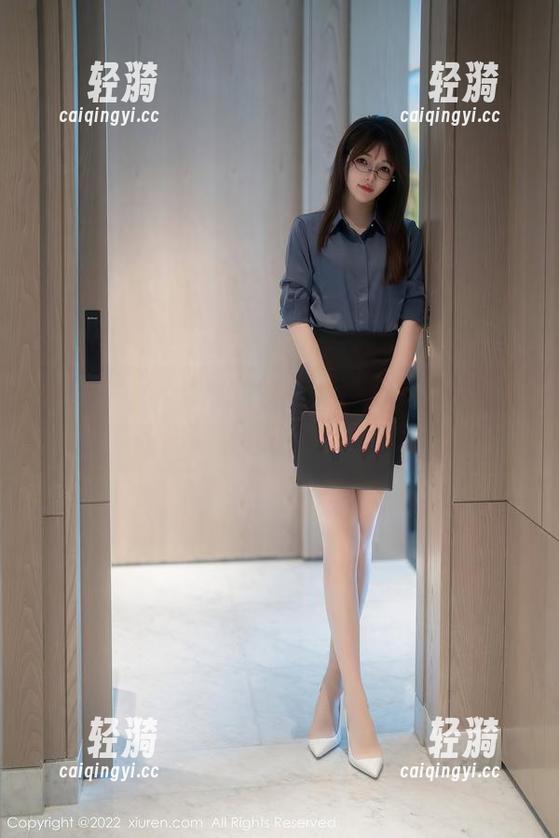 秀人网-李七喜 秀人网 - 李七喜的校服主题赏析,原图和作品都透着些许珍贵的青春。